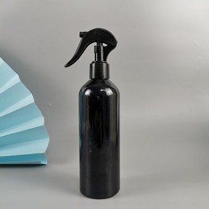 Logotipo personalizado Impresión 400ml Botellas de gatillo de plástico cosmético negro con bomba de pulverización - Product Image 5