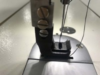 Machine à coudre d'épissage à bras long en trois étapes à quatre points équipement de couture de siège arrière de voiture RN-1583D de Machine à coudre en zigzag