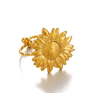 Anillo de Acero Inoxidable de Moda Popular INS para Mujer, Anillo Ligero de Lujo con Diseño de Flor, Girasol y Crisantemo, Venta al por Mayor - Product Image 6