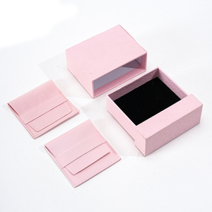 Caja de Embalaje de Joyería Rosa <span class=keywords><strong>al</strong></span> <span class=keywords><strong>por</strong></span> <span class=keywords><strong>Mayor</strong></span>, Disponible en Fábrica, <span class=keywords><strong>para</strong></span> Collar, Anillo, Pulsera, Pendientes, Caja de Papel, Caja de Joyería Personalizada con Logotipo - Product Image 5