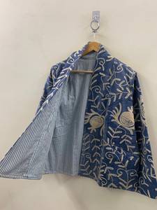 Chaqueta Suzani de Terciopelo Gris Hecha a Mano, Chaqueta Bohemia Vintage con Bordado Floral, Regalo para Ella, Proveedor al por Mayor de la India - Product Image 5
