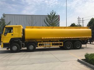 Citerne d'occasion de 30 000 litres à 4 compartiments, cabine HW 76, en acier <span class=keywords><strong>au</strong></span> carbone Q235, vente chaude, <span class=keywords><strong>prix</strong></span> usine Chine, pour transport d'huile/essence/diesel - Product Image 3
