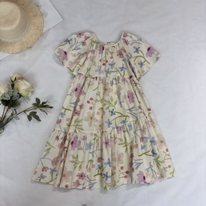 <span class=keywords><strong>Robe</strong></span> d'été décontractée pour filles, 100 % coton, col rond, à volants floraux, manches courtes, à étages, longueur genou, pour fête, ODM - Product Image 2