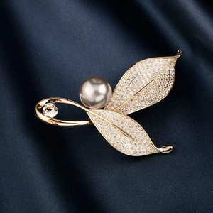 Nouveau à la mode cristal perle broche broche personnalisé fleur or broches feuille broche pour les femmes - Product Image 3