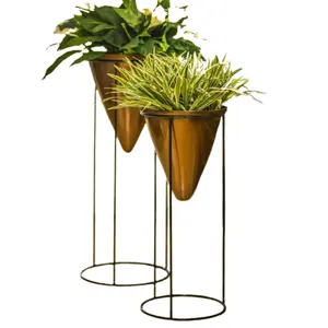Cone Shape Garden Decor Pots Set of Two Metal Planters Trending Design Iron Planter Manufacture & Supplier