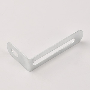 Soporte de Esquina de Hierro de 90 Grados, 64x32x15mm, Blanco, Galvanizado con Zinc, Fácil Instalación, Conector para Muebles - Product Image 1