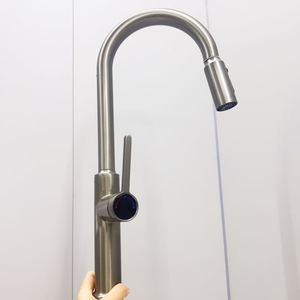 Grifo extraíble de acero inoxidable 304 con diseño de loto, monomando, para montaje en encimera, moderno, para fregadero de cocina, agua fría y caliente, con válvula de cerámica - Product Image 4