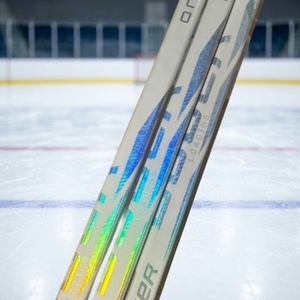 Palos <span class=keywords><strong>de</strong></span> <span class=keywords><strong>Hockey</strong></span> sobre Hielo Fabricados en China para Jóvenes, Adultos y Deportistas Mayores, Ligeros y Finamente Procesados - Product Image 1