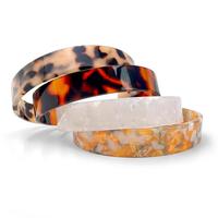 Vente en gros sur mesure Bracelets pour femmes 4 pièces Bracelets blancs en acétate écaille de tortue et imprimé léopard Tailles régulières et plus