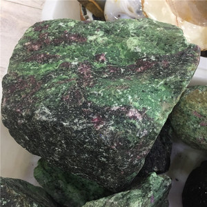 Bán Buôn Chất Lượng Cao Thô Tự Nhiên Epidote Đá Thô <span class=keywords><strong>Ruby</strong></span> Zoisite - Product Image 2