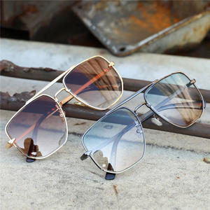 <span class=keywords><strong>Gafas</strong></span> <span class=keywords><strong>de</strong></span> <span class=keywords><strong>Sol</strong></span> con Marco Metálico <span class=keywords><strong>de</strong></span> Tendencia 2026, Lentes Polarizadas, Estilo <span class=keywords><strong>de</strong></span> Diseñador <span class=keywords><strong>de</strong></span> Lujo, Logotipo Personalizado, Unisex - Product Image 2