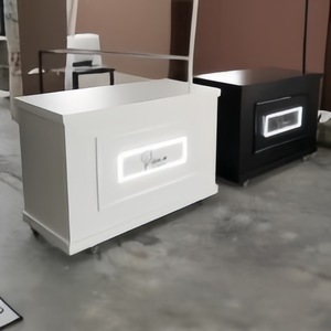 Carrito de Comida Moderno de Madera Echo, Barra de Aperitivos Portátil <span class=keywords><strong>para</strong></span> Servicios de <span class=keywords><strong>Catering</strong></span> en Exteriores, Hoteles y Parques con Diseño de Paneles de Madera - Product Image 6