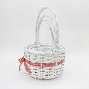 Cesta de flores ecológica de sauce hecha a mano con decoración de lazo a cuadros rojos - Product Image 4