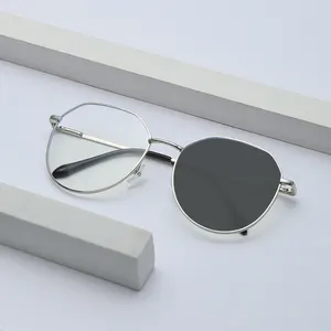 도매상 남성용 안티 블루 광 변색 안경 프레임 금속 광학 안경 블랙 패션 변색 안경 새로운