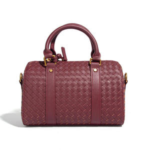 2025ใหม่ขายดีกระเป๋าสะพายไหล่แบบมือถือหนังวัวทอรูปเพชรสำหรับผู้หญิงกระเป๋าหมอนสำหรับเดินทางธุรกิจเข้ากับทุกชุด - Product Image 3