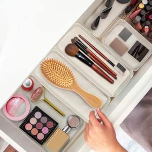 Meilleure vente <span class=keywords><strong>Brosse</strong></span> à cheveux en bambou de haute qualité avec palette de massage démêlante naturelle Peigne à graver avec logo personnalisé pour salons de beauté - Product Image 4