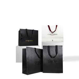 Sac de transport en papier personnalisé avec logo imprimé, sac <span class=keywords><strong>cadeau</strong></span> de luxe extra <span class=keywords><strong>petit</strong></span> noir, emballage européen, OEM - Product Image 6