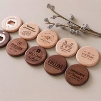 Ouvre-bouteille en bois massif personnalisé Logo gravé au laser transfrontalier ouvre-bière créatif magnétique pour réfrigérateur décor à la maison