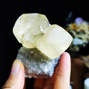 Spécimen minéral de pierre de calcite brute de pierre précieuse naturelle pour la guérison et la décoration Hubei Calcite Craft Crystal Crafts Product - Product Image 1
