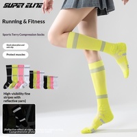 Chaussettes de compression réfléchissantes professionnelles pour hommes et femmes, à séchage rapide, antidérapantes et absorbant la transpiration, avec semelle en tissu éponge