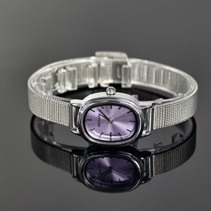 Reloj exquisito de estilo retro para estudiantes, pequeño y sencillo, moderno, de forma ovalada, analógico. - Product Image 1
