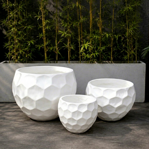 Lot de 3 moules à pots de fleurs décoratifs modernes en béton, durables et écologiques, pour plantes d'extérieur – Couleurs personnalisables pour grossistes - Product Image 1