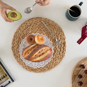 Lot de 6 tapis de table écologiques en jacinthe d'eau tapis de table de noël et coussin en gros pour un usage domestique - Product Image 2