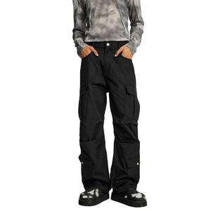 กางเกงคาร์โก้ทรงขาบานแบบเรียบง่ายราคาประหยัดสำหรับผู้ชาย - Product Image 1