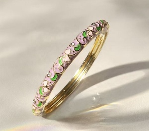 Pulsera de Aleación Chapada en Oro con Diseño Floral Retro y Diamantes Cloisonné para Mujer, Brazalete Hueco Pintado Estilo Antiguo, Económico y de Moda, Vintage - Product Image 3