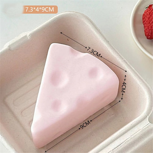 Giocattolo Antistress PU a Forma di Cibo Animale: Formaggio, Stella, <span class=keywords><strong>Cacca</strong></span>, Pera, Maialino, Pane Appiccicoso - Simpatico Cartone Animato, Regalo per Alleviare lo Stress, Giocattolo da Scrivania - Product Image 1