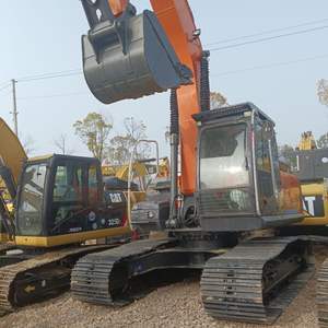 Excavadora Hidráulica Usada Hitachi ZX240 de Japón, 24300 kg, Modelo 2022, 125 kW de Potencia, Bomba y Motor PLC, Certificación EPA/CE - Product Image 1