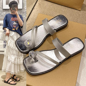 Chaussons pour homme et femme, élégants et tendance, pour l'extérieur, avec ajustement polyvalent et fonction antidérapante - Product Image 4