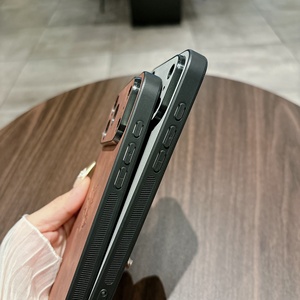 Custodia per Telefono Personalizzata in Pelle PU con Design a Foglia d'Acero per <span class=keywords><strong>iPhone</strong></span> 16 Pro Max 17 Air 15 14 Plus 13 12 11 Pro - Product Image 4