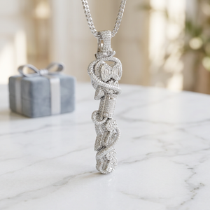 Pendentif de luxe en platine et diamant, taille baguette, naturel, certifié GIA, unisexe, cadeau, bijou de déclaration - Product Image 1