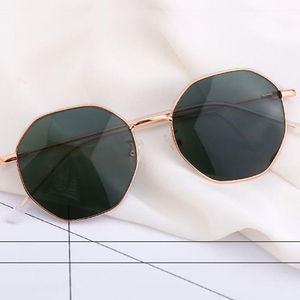 Custom logo Fashion Metal Leg Sun Glasses with Irregular <b>Frame</b> the Best Luxury Glasses for Men - Product Image 4