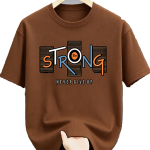 T-shirt con citazione motivazionale 'Be Strong <span class=keywords><strong>Never</strong></span> <span class=keywords><strong>Give</strong></span> <span class=keywords><strong>Up</strong></span>' / T-shirt in cotone oversize a maniche corte con tipografia ispiratrice 'Be Strong <span class=keywords><strong>Never</strong></span> <span class=keywords><strong>Give</strong></span> <span class=keywords><strong>Up</strong></span>' per streetwear e casual - Product Image 6