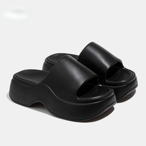 Pantuflas modernas para interiores y exteriores, suaves, ecológicas y antideslizantes. Zapatillas de suela gruesa, cómodas y de gran tamaño. - Product Image 4