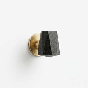 Perilla de cajón de piedra de martillo de latón AK en mango único con acabado negro y dorado para muebles de decoración Interior del hogar - Product Image 6