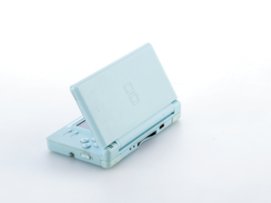 Consola DSLite Premium Como Nueva con Pantalla Táctil y Carcasa Nuevas + Tarjeta R4 para Regalo - Product Image 5