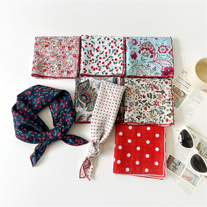 Foulard Quadrato in Cotone con Stampa Floreale e <span class=keywords><strong>a</strong></span> Pois per Donna, <span class=keywords><strong>Fascia</strong></span> per <span class=keywords><strong>Capelli</strong></span>, Sciarpa per il Collo - Product Image 4