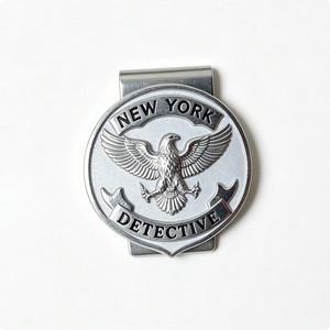 Cartera Personalizada de Aleación de Zinc con Esmalte Suave, Diseño de Águila Detective de Nueva York, con Grabado de Recuerdo para Halloween y el Día Nacional - Product Image 1