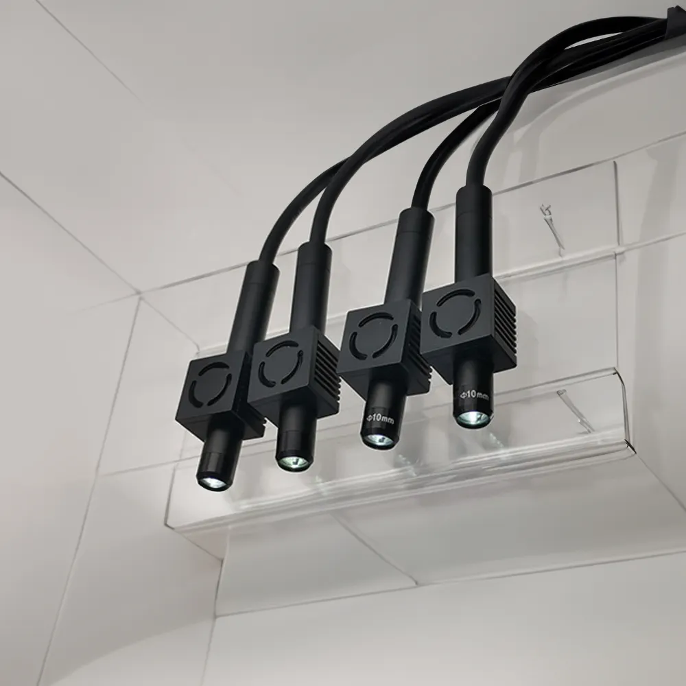 4 개의 램프 헤드와 60W 간편한 작동 컨트롤러 시스템을 갖춘 UV LED 스팟 경화 시스템