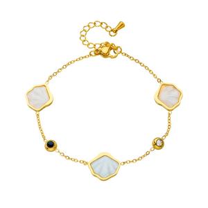 Esta pulsera de acero inoxidable chapada en oro, compuesta de múltiples elementos de moda europea y americana, es una versión elegante. - Product Image 5