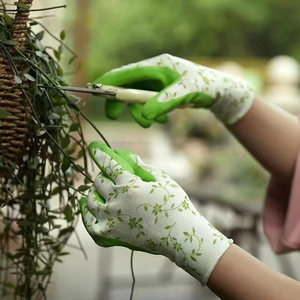 Guantes de jardinería para mujer, recubiertos de látex espumado transpirable, talla única, flexibles, perfectos para desmalezar, plantar, podar y paisajismo - Product Image 4