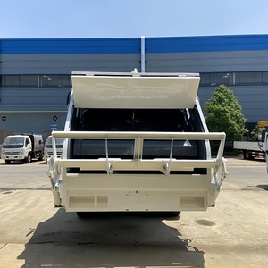 Camion compacteur d'ordures Isuzu 7CBM 4x2 Diesel à transmission manuelle blanc Euro 4 pour le transfert de déchets - Product Image 6