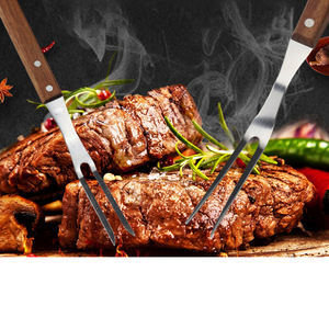Nuevas llegadas: Tenedor de metal para barbacoa con mango de madera y acero inoxidable, palo para asar de acero inoxidable, herramienta para asar a la parrilla - Product Image 3