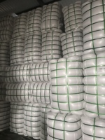 Fibre discontinue de polyester 100% vierge ignifuge (FR) teinte blanc uni pour filage et rembourrage