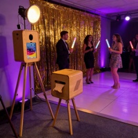 Photo Booth Retro Kayu & Logam dengan Layar Sentuh 18,5 inci, Cetak Mandiri untuk Pernikahan, Kompatibel dengan DSLR/SLR/iPad