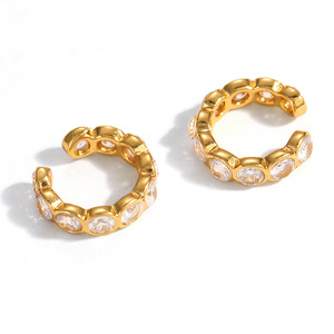 ต่างหูแบบห่วงรูปตัว C ชุบทอง 18K ประดับเพชรซิร์คอน ดีไซน์หรูหราแบบมินิมอล สำหรับคนไม่มีรูหูเจาะ - Product Image 5