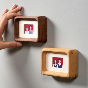 Aimant de réfrigérateur, cadre <span class=keywords><strong>photo</strong></span> magnétique en noyer noir, utilisé pour afficher les cartes et photos <span class=keywords><strong>Polaroid</strong></span> Mini - Product Image 1